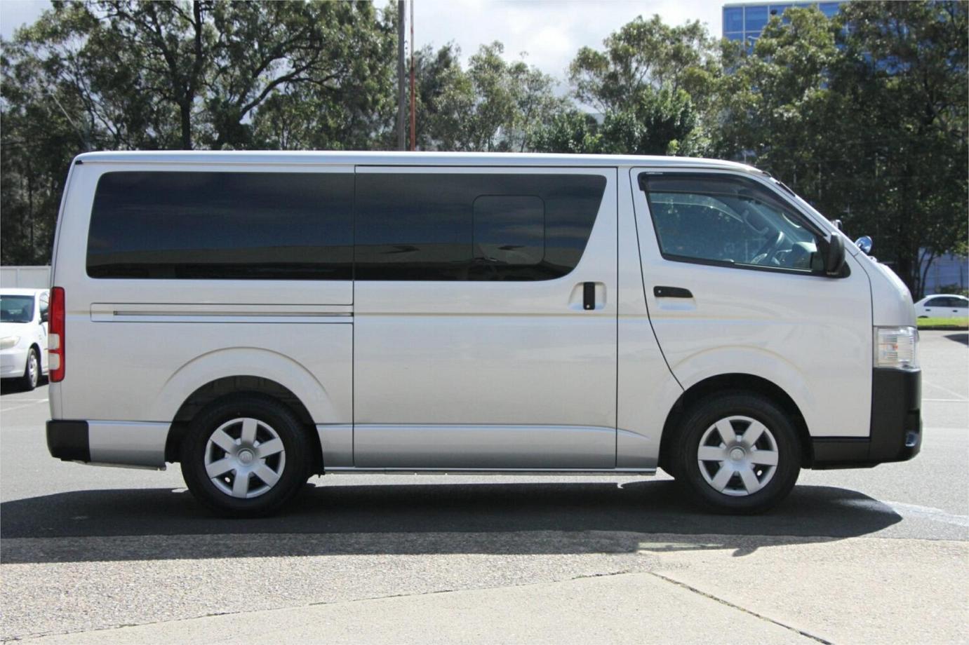 2019 Toyota Hiace-18