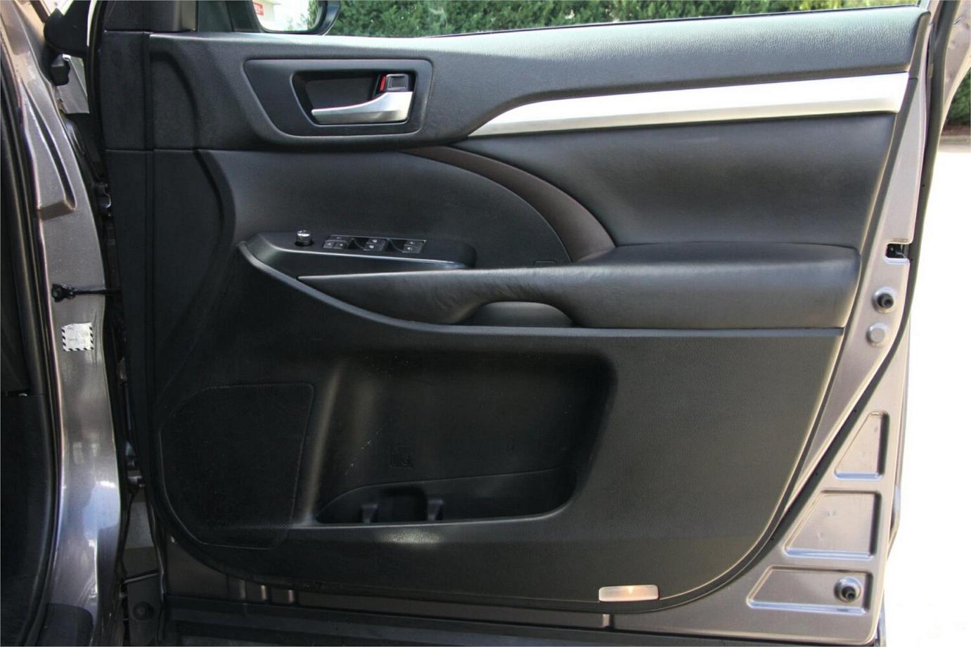 2019 Toyota Kluger Black Edition-21