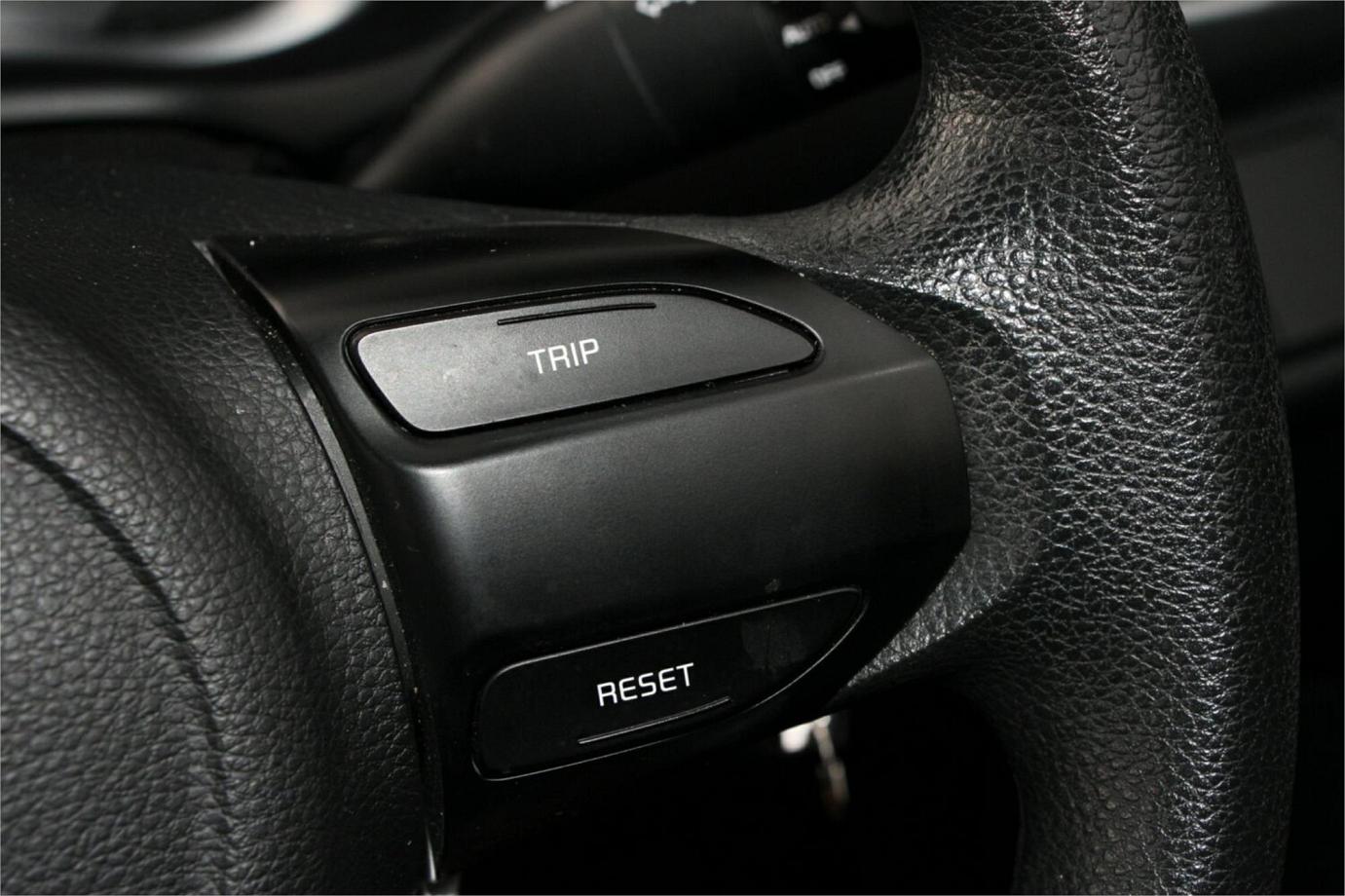 2022 Kia Rio S-8