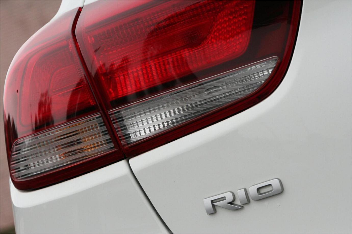 2022 Kia Rio S-17