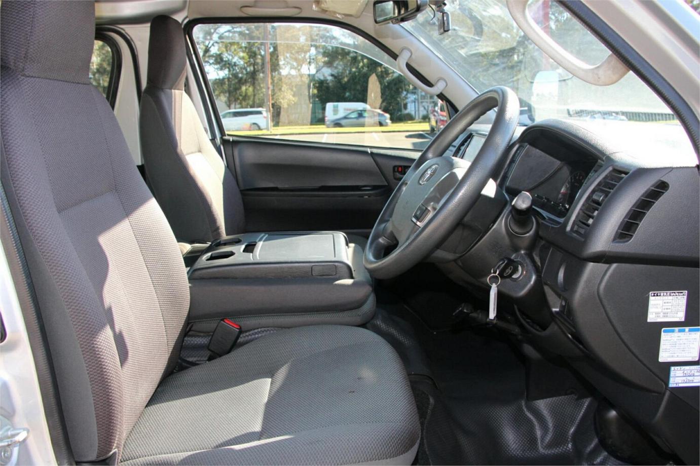 2020 Toyota Hiace Dx (camper Kit)-22