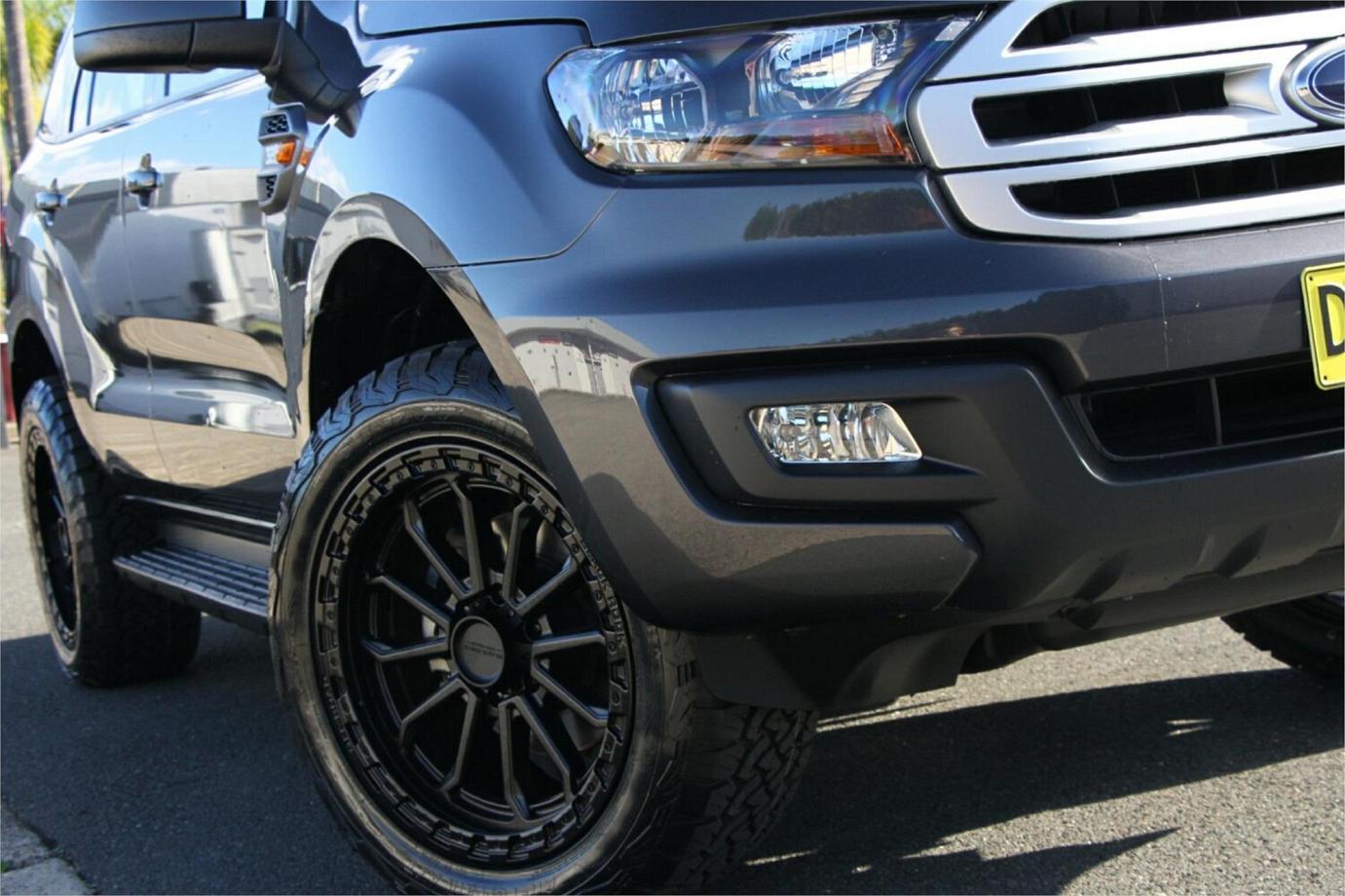 2017 Ford Everest Ambiente-12