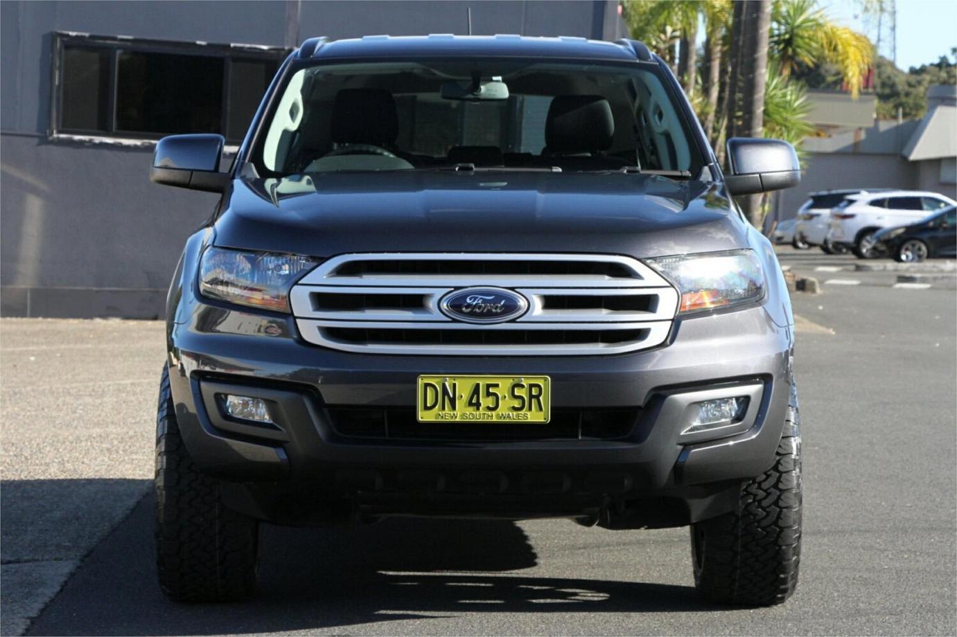 2017 Ford Everest Ambiente-14