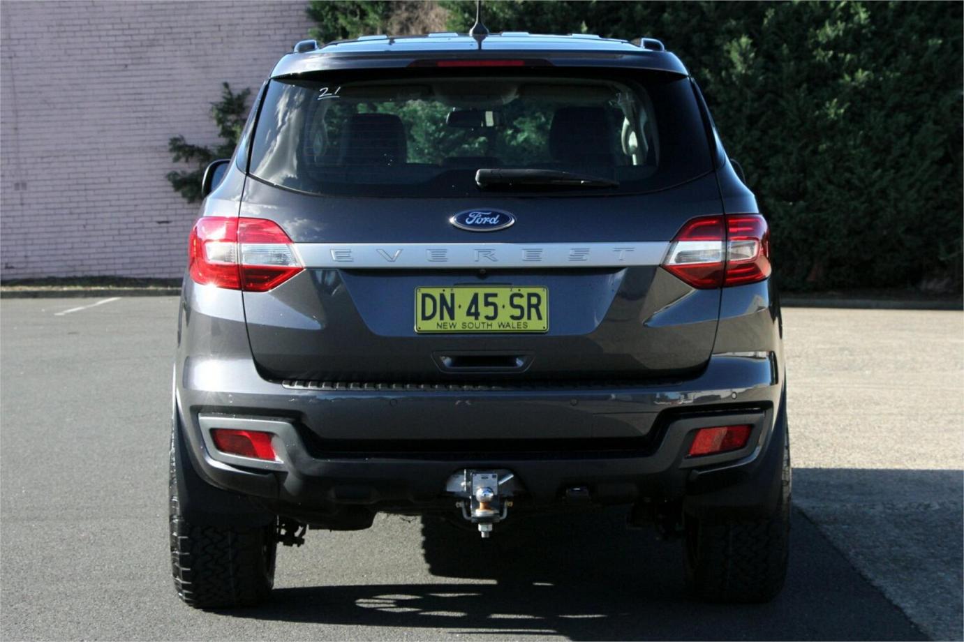 2017 Ford Everest Ambiente-15