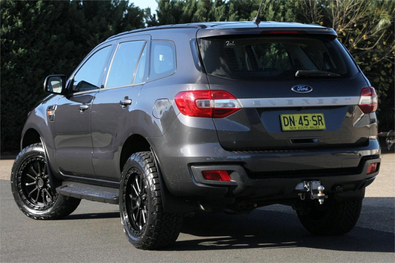 2017 Ford Everest Ambiente-19
