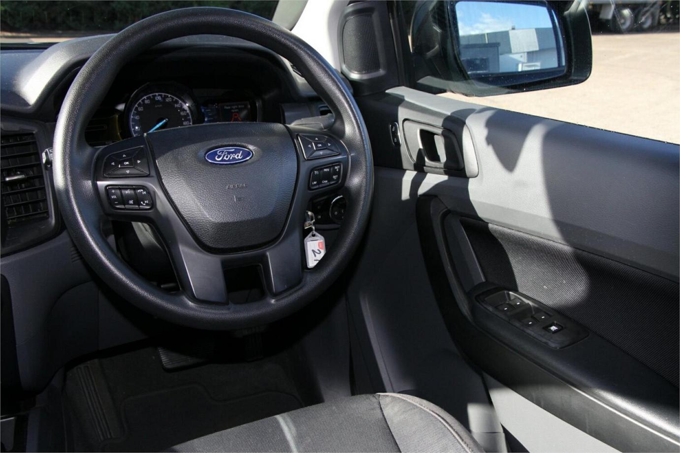 2017 Ford Everest Ambiente-23