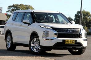 2023 Mitsubishi Outlander Es