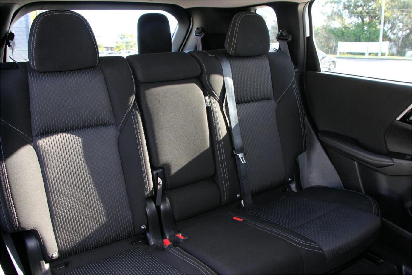 2023 Mitsubishi Outlander Es-3