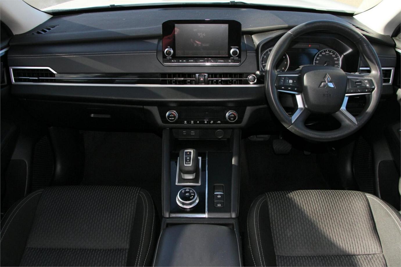2023 Mitsubishi Outlander Es-22