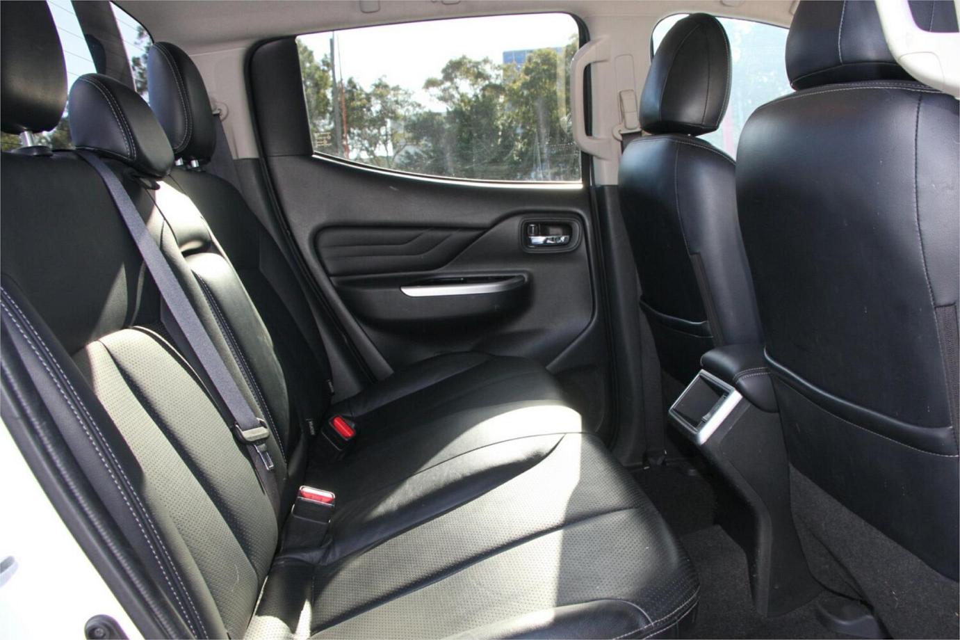 2019 Mitsubishi Triton Gls Premium-2