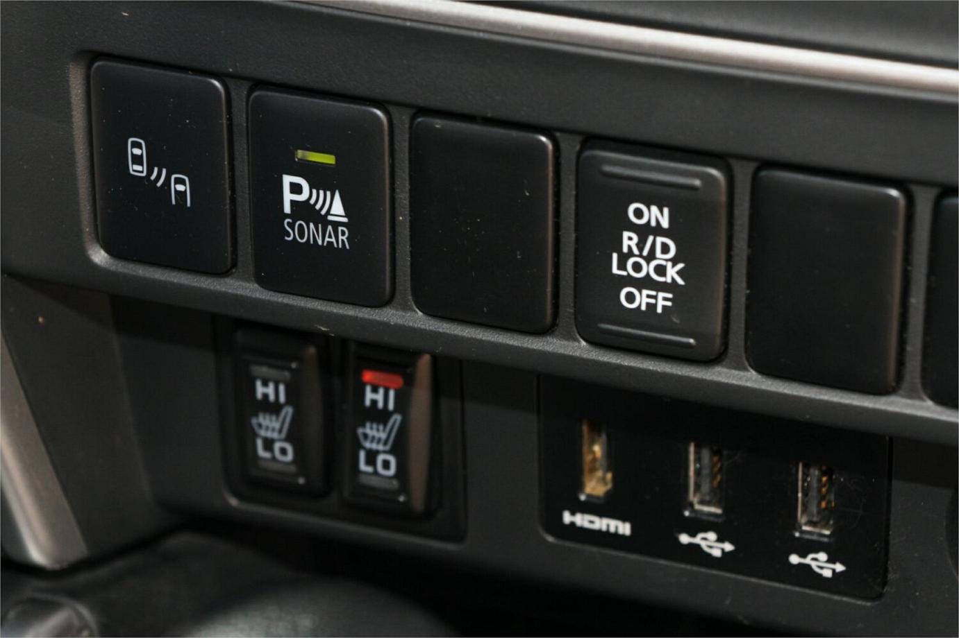 2019 Mitsubishi Triton Gls Premium-10