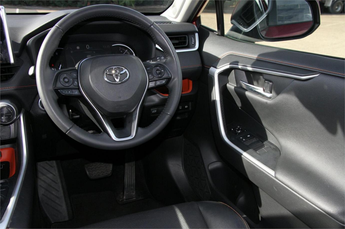 2019 TOYOTA RAV4 EDGE-24