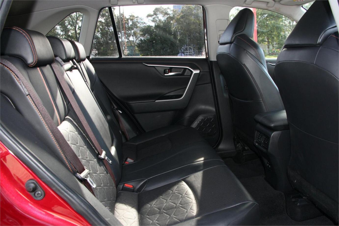 2019 TOYOTA RAV4 EDGE-25