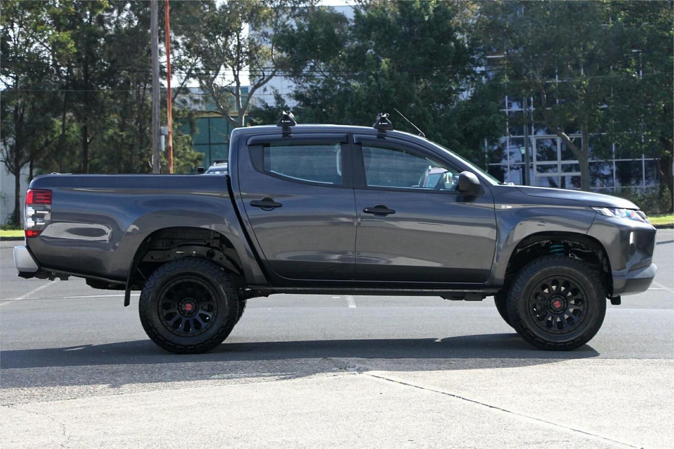 2021 Mitsubishi Triton Glx+-13