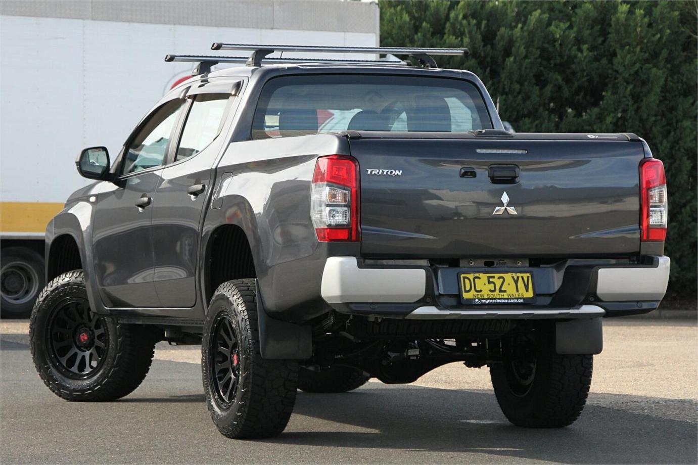 2021 Mitsubishi Triton Glx+-23