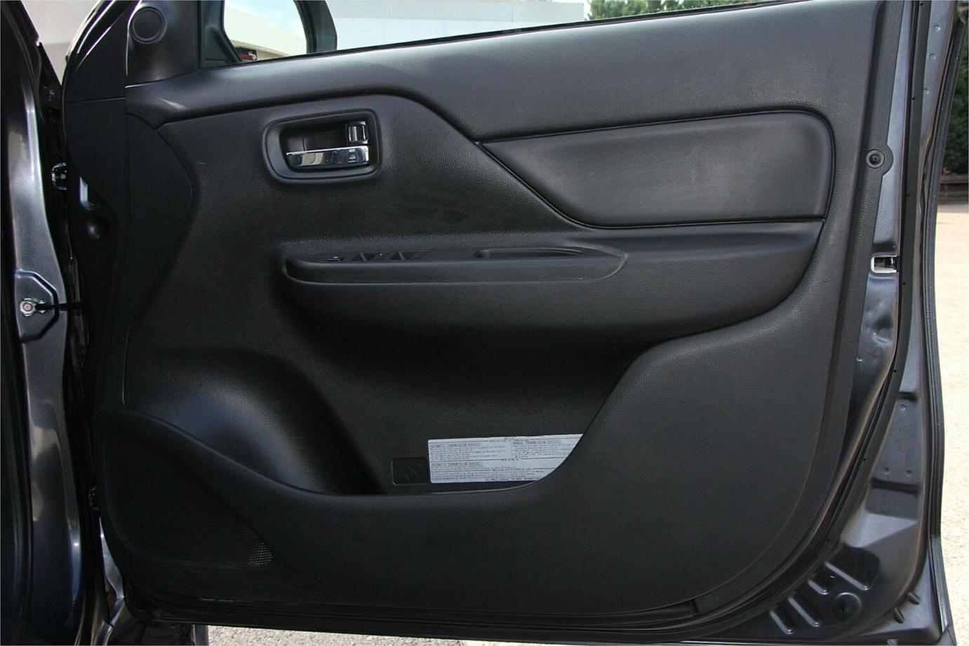 2021 Mitsubishi Triton Glx+-25
