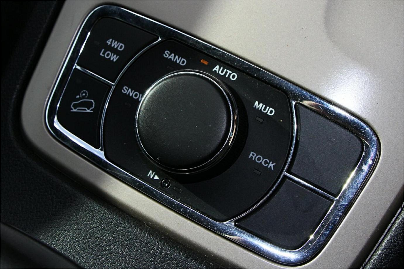 2015 Jeep Grand Cherokee Limited-8