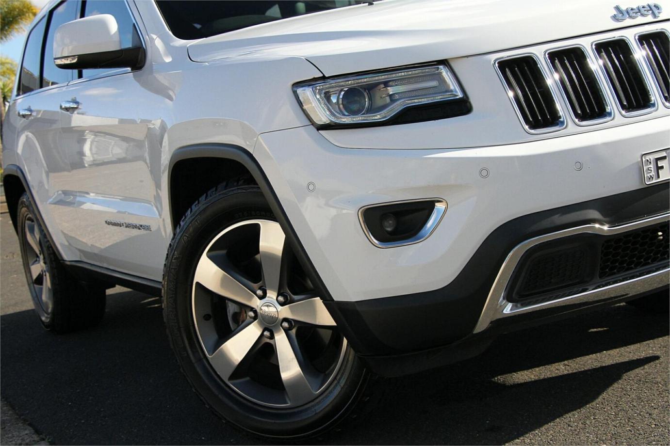 2015 Jeep Grand Cherokee Limited-12
