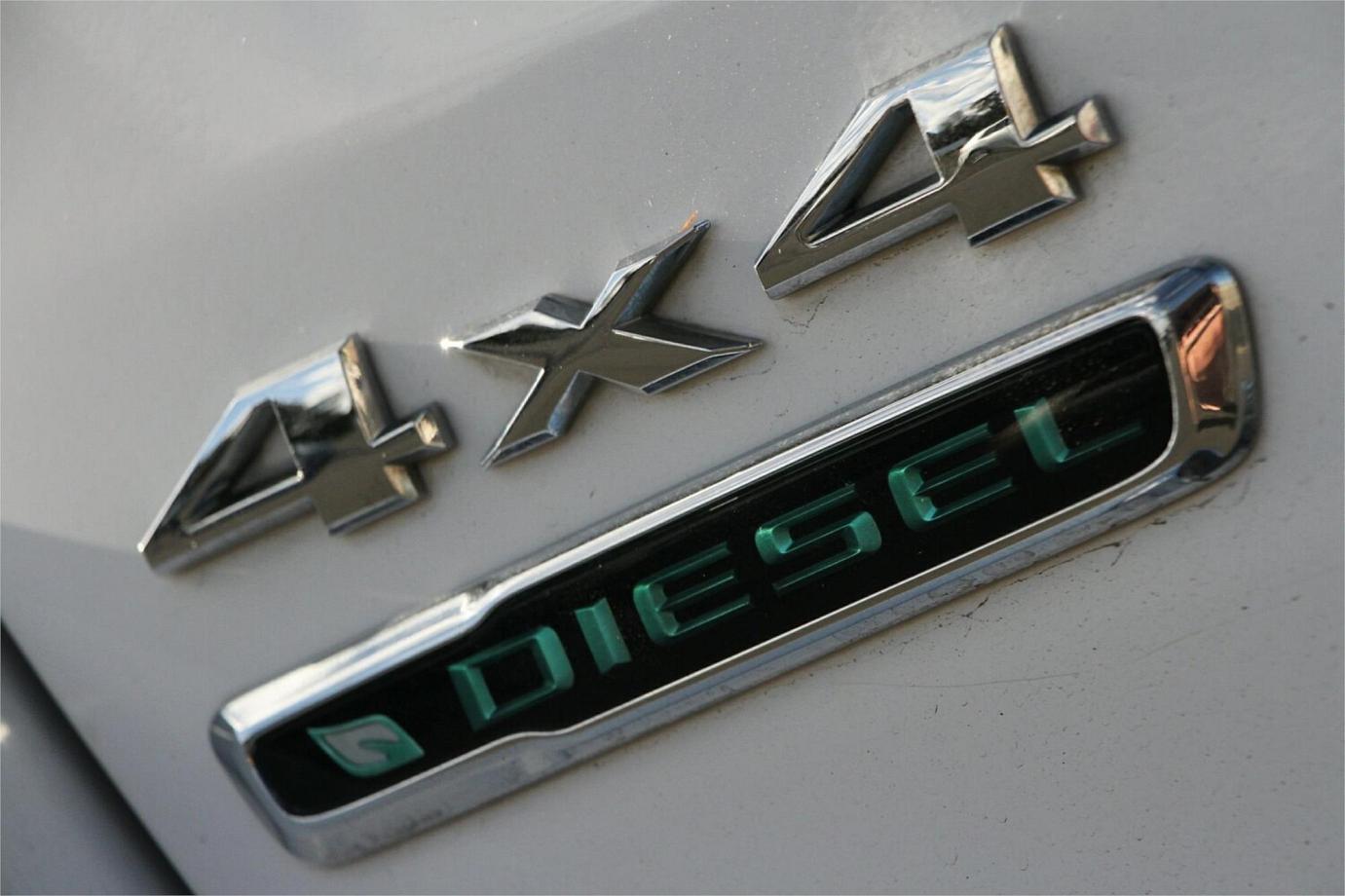 2015 Jeep Grand Cherokee Limited-17