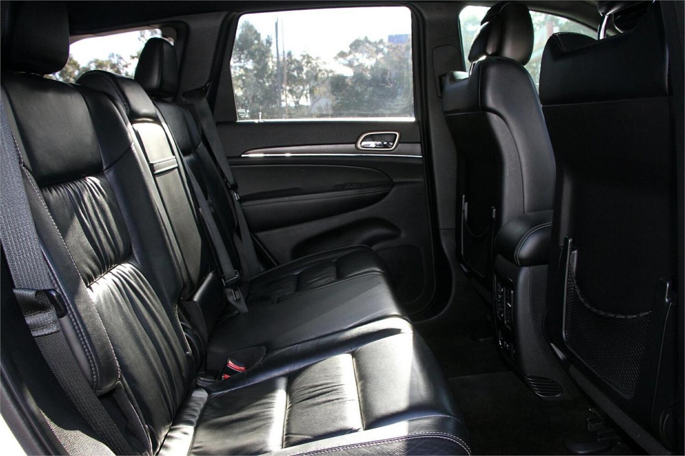 2015 Jeep Grand Cherokee Limited-24