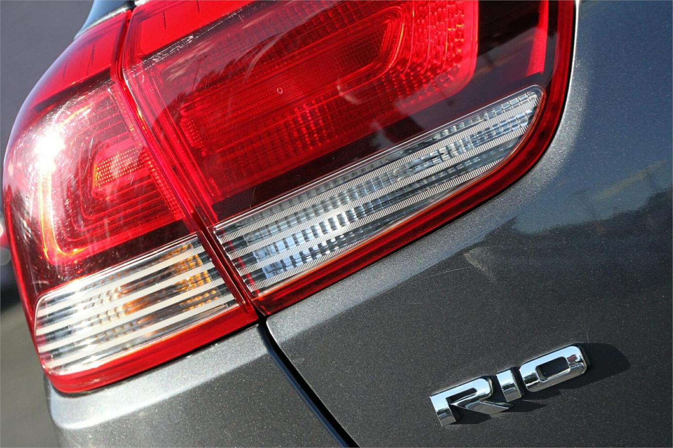 2017 Kia Rio S-18