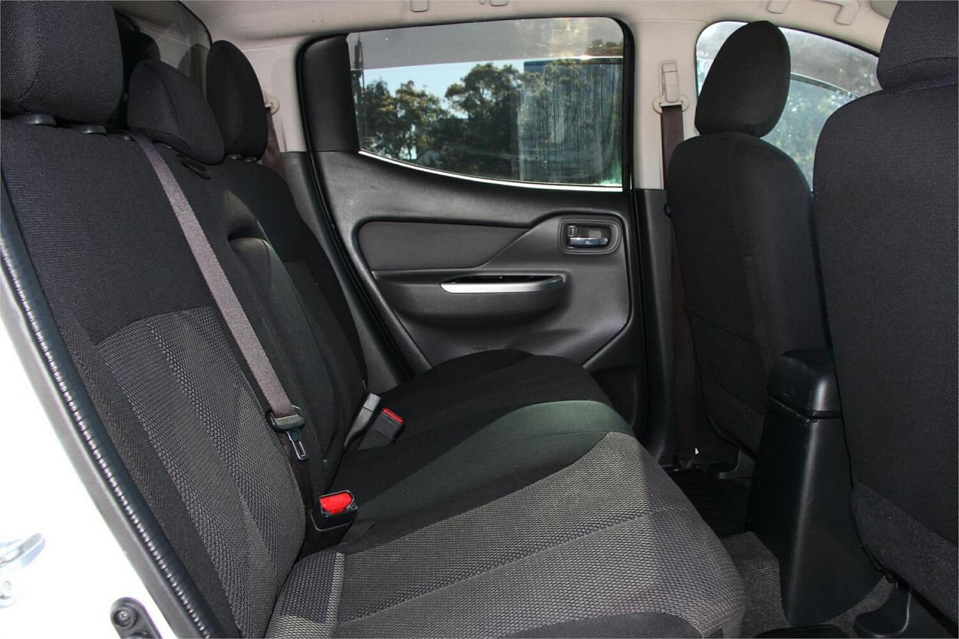 2016 Mitsubishi Triton Gls-25