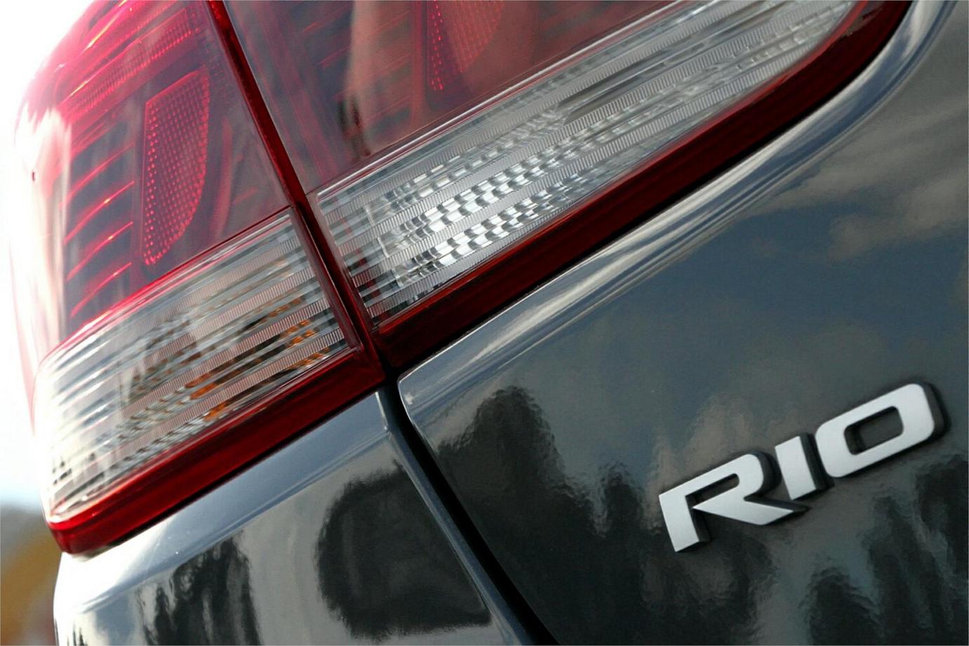 2021 Kia Rio Gt-line-18