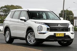 2023 Mitsubishi Outlander Es