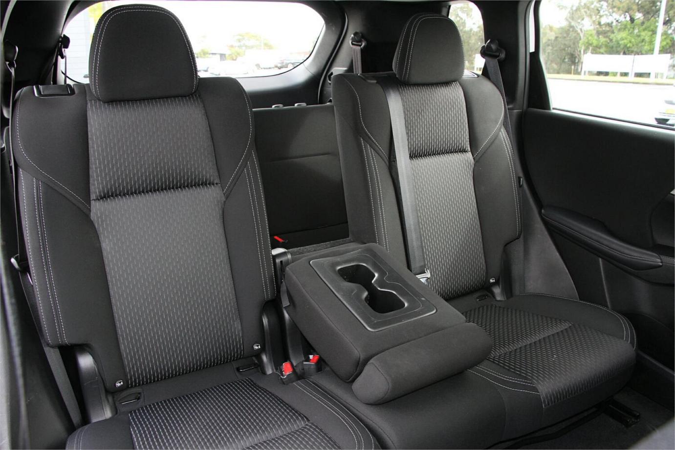 2023 Mitsubishi Outlander Es-2