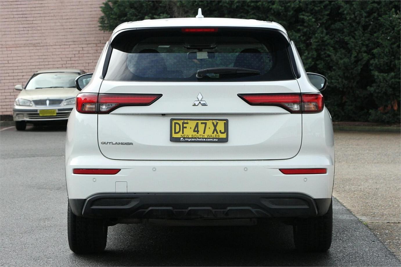 2023 Mitsubishi Outlander Es-15