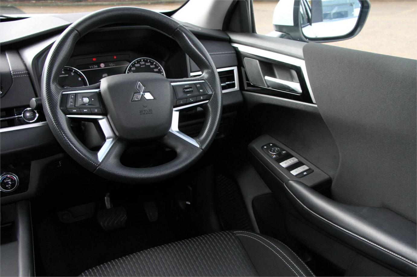 2023 Mitsubishi Outlander Es-23