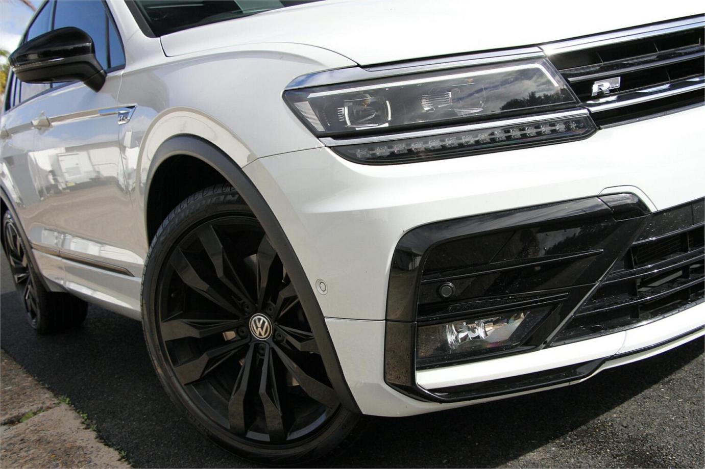 2018 Volkswagen Tiguan Wolfsburg Edition-12