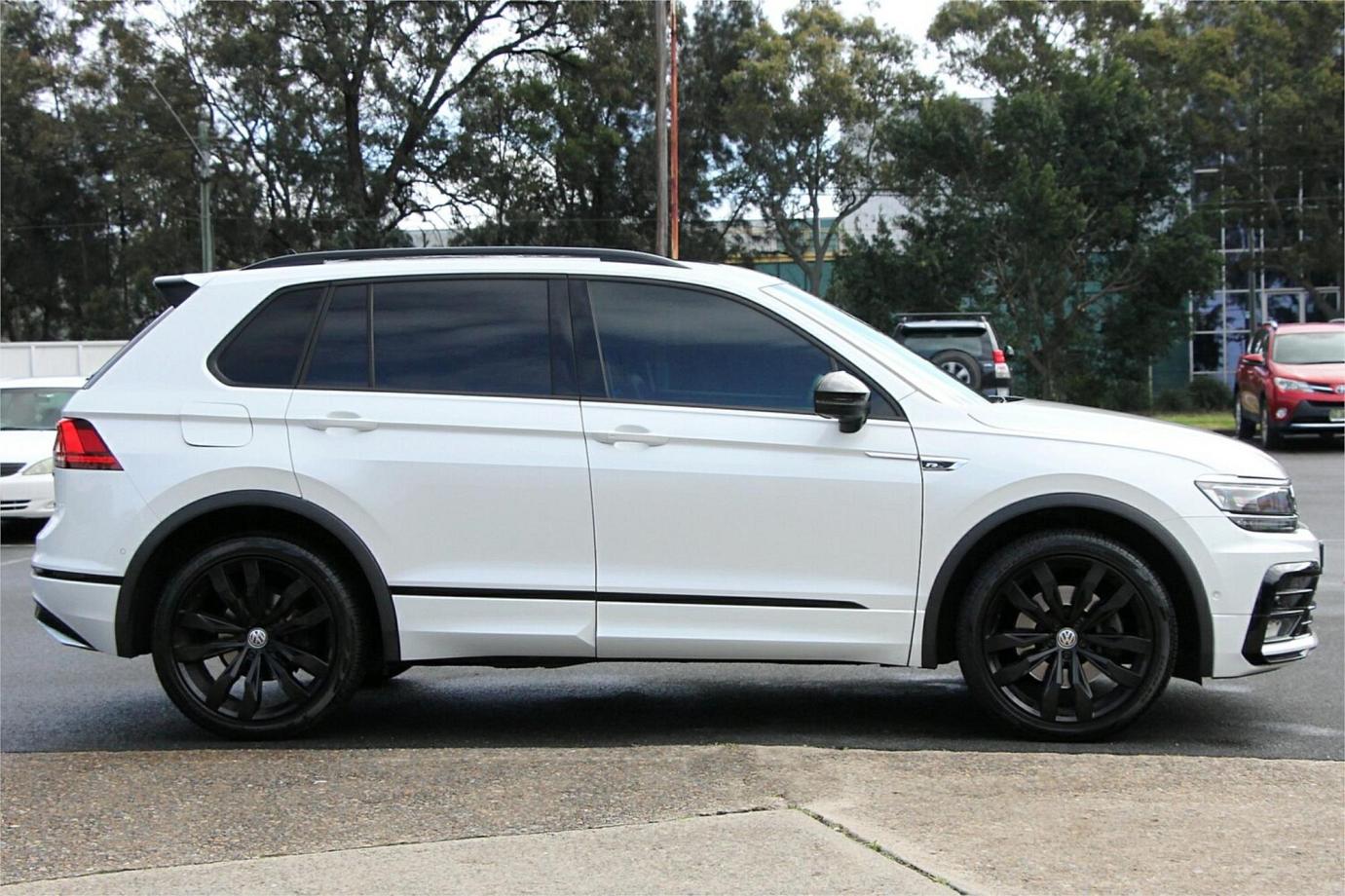 2018 Volkswagen Tiguan Wolfsburg Edition-13
