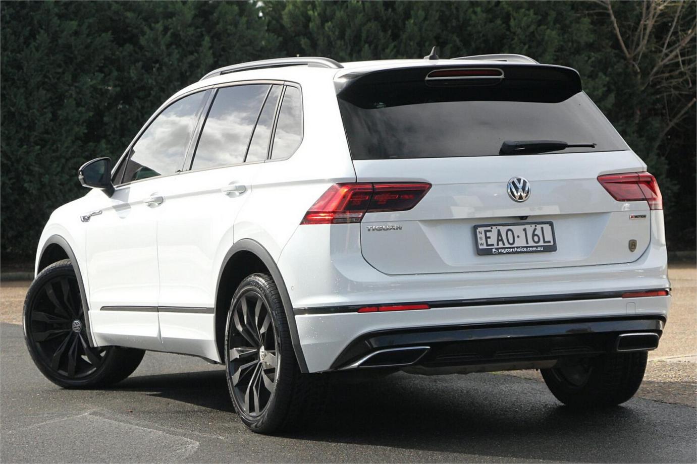 2018 Volkswagen Tiguan Wolfsburg Edition-19
