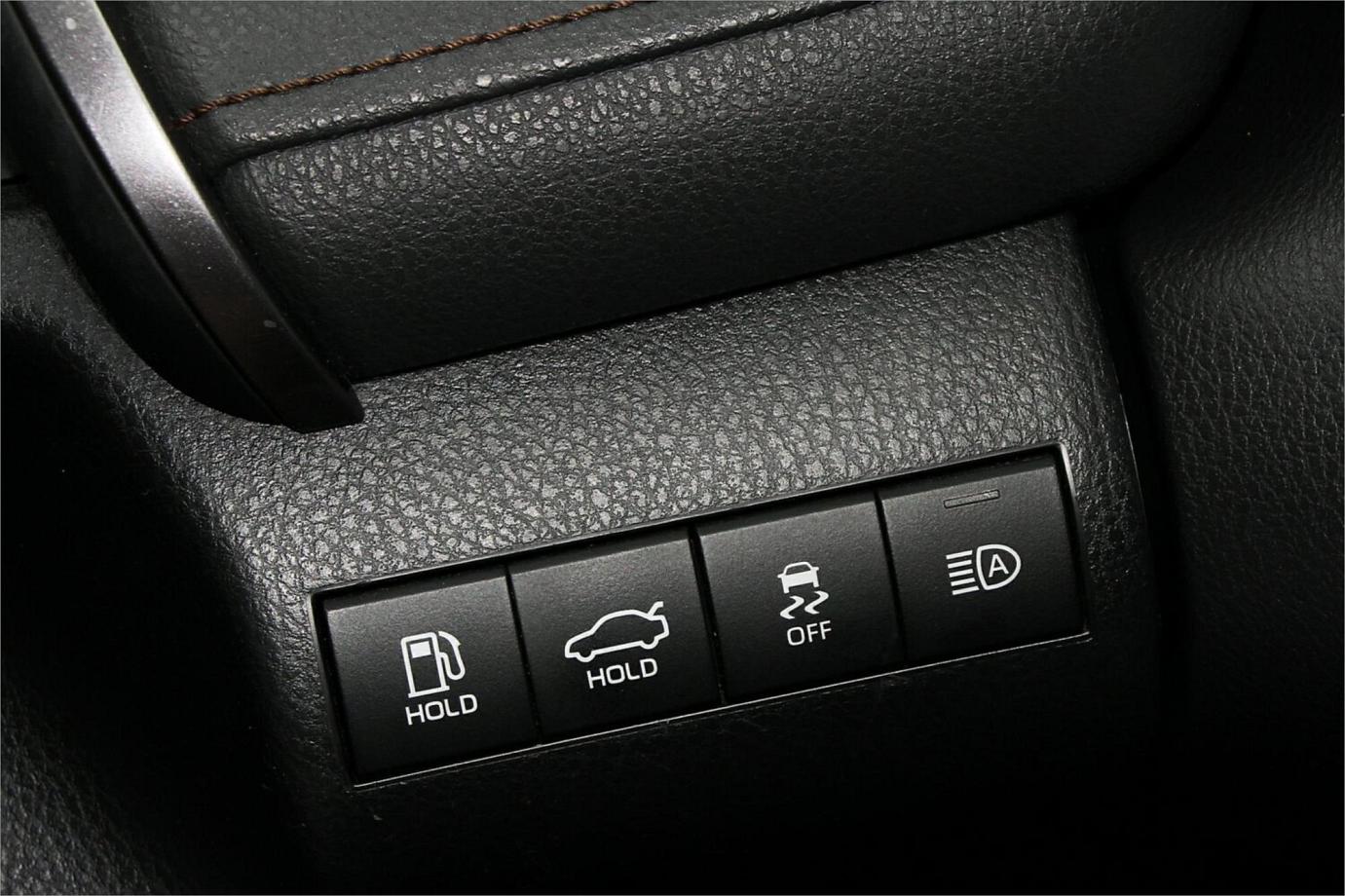 2019 Toyota Camry Ascent-9