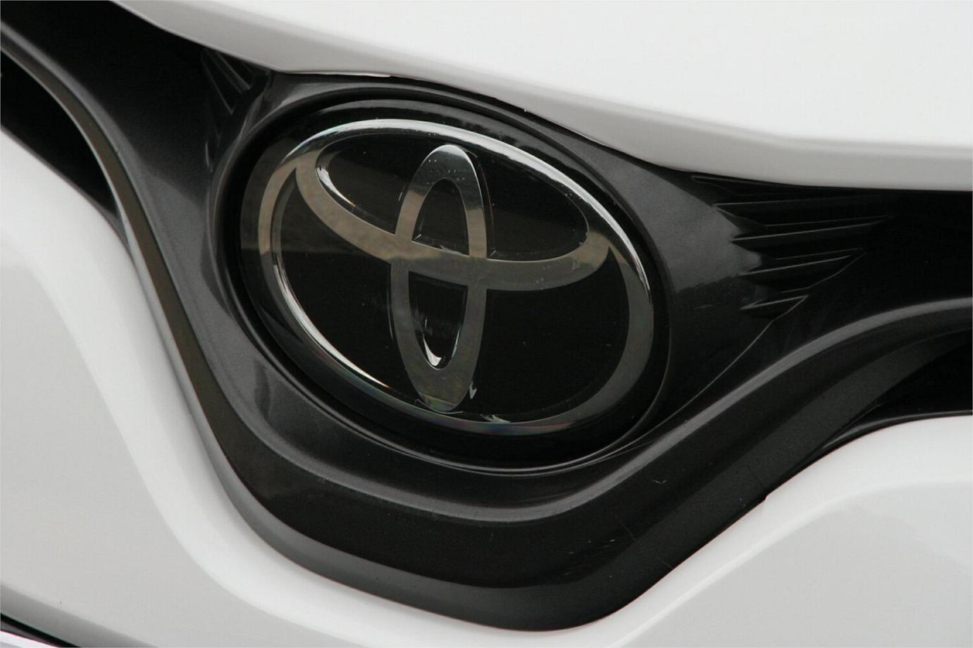 2019 Toyota Camry Ascent-17
