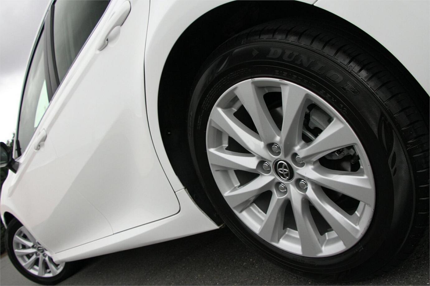 2019 Toyota Camry Ascent-19