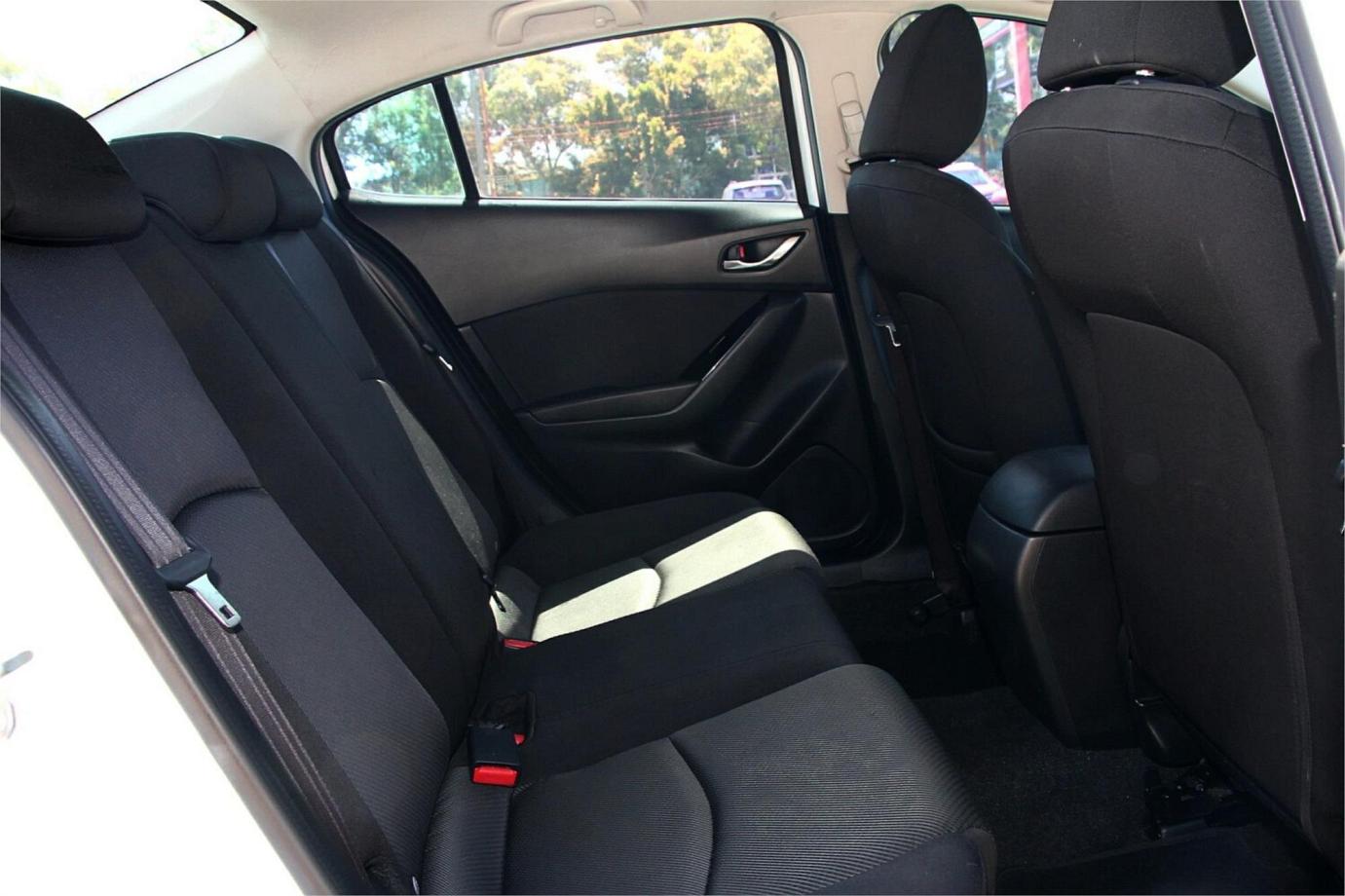 2018 Mazda 3 Neo Sport-2