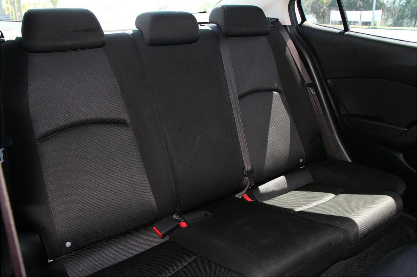 2018 Mazda 3 Neo Sport-3