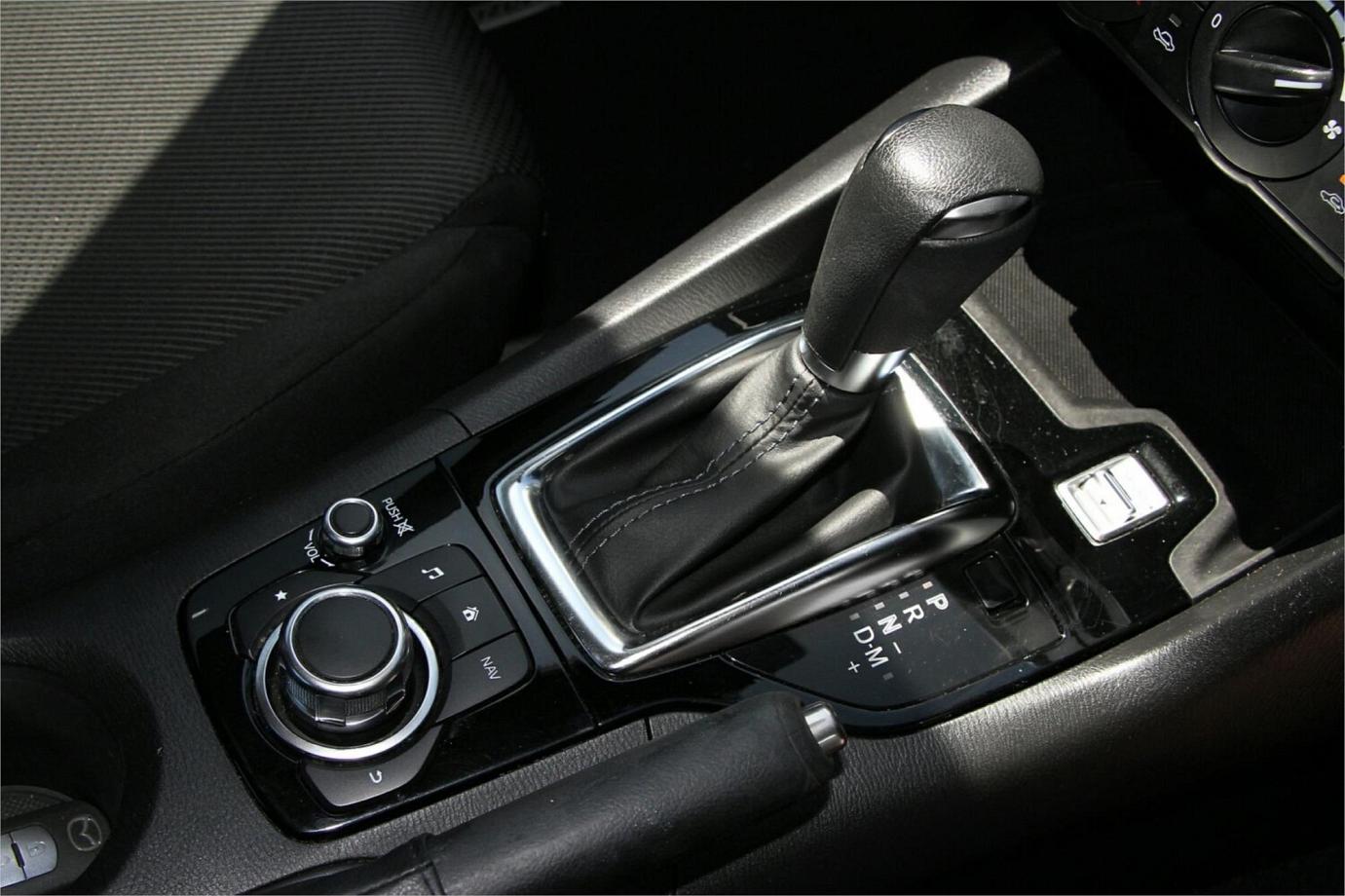 2018 Mazda 3 Neo Sport-6