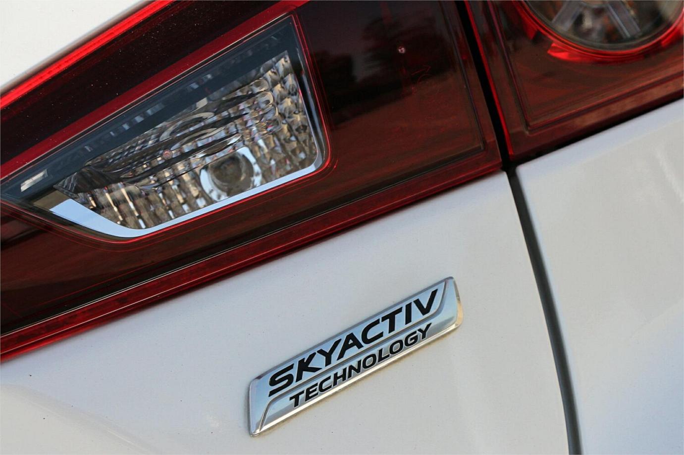 2018 Mazda 3 Neo Sport-17