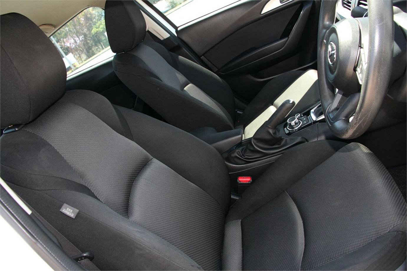 2018 Mazda 3 Neo Sport-25