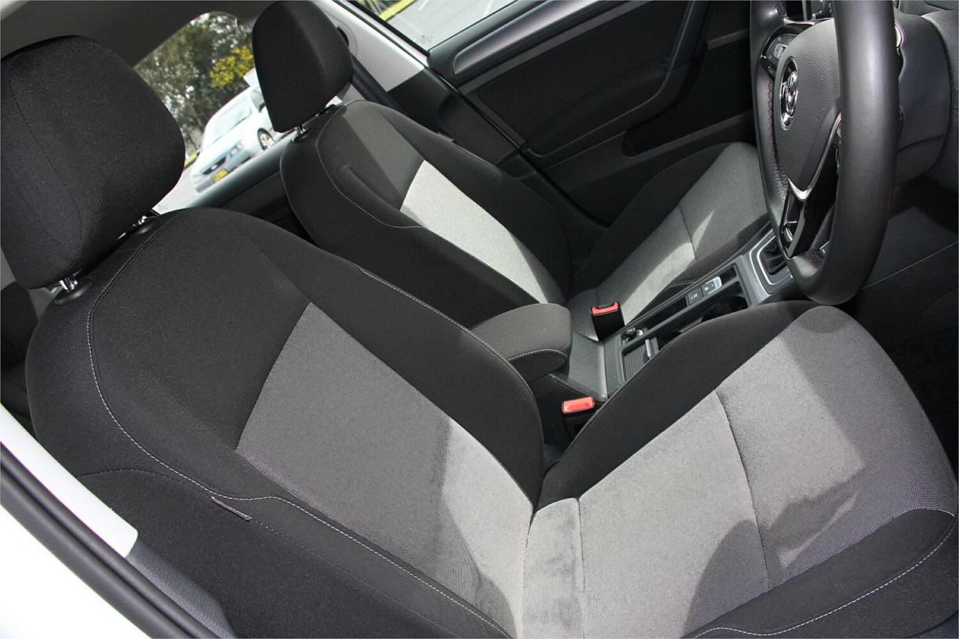 2015 Volkswagen Golf 92tsi Trendline-25