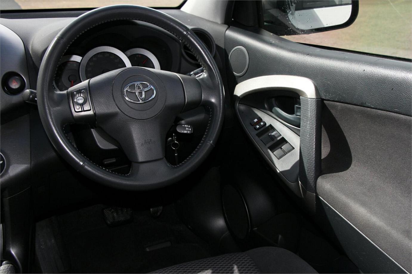 2012 TOYOTA RAV4 CRUISER-23