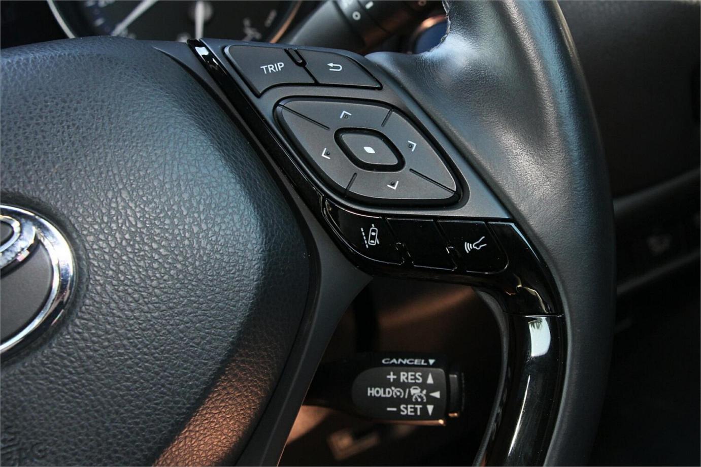 2018 TOYOTA C-HR G (HYBRID)-8
