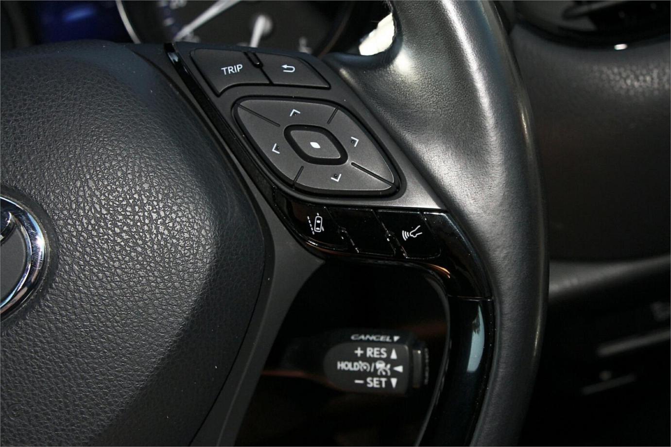 2018 TOYOTA C-HR G (HYBRID)-9