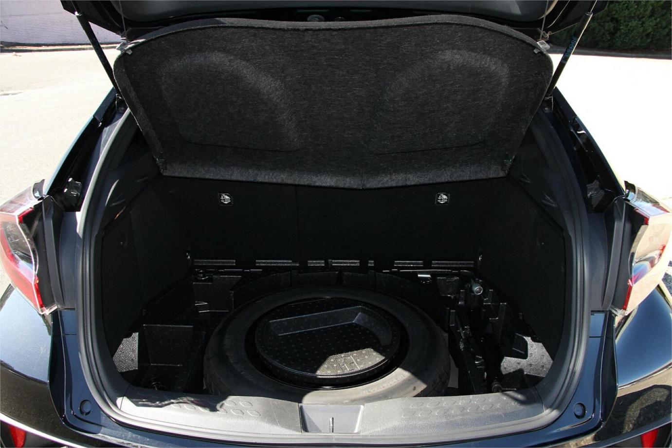 2018 TOYOTA C-HR G (HYBRID)-17