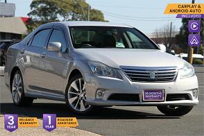 2011 Toyota Crown G (hybrid)