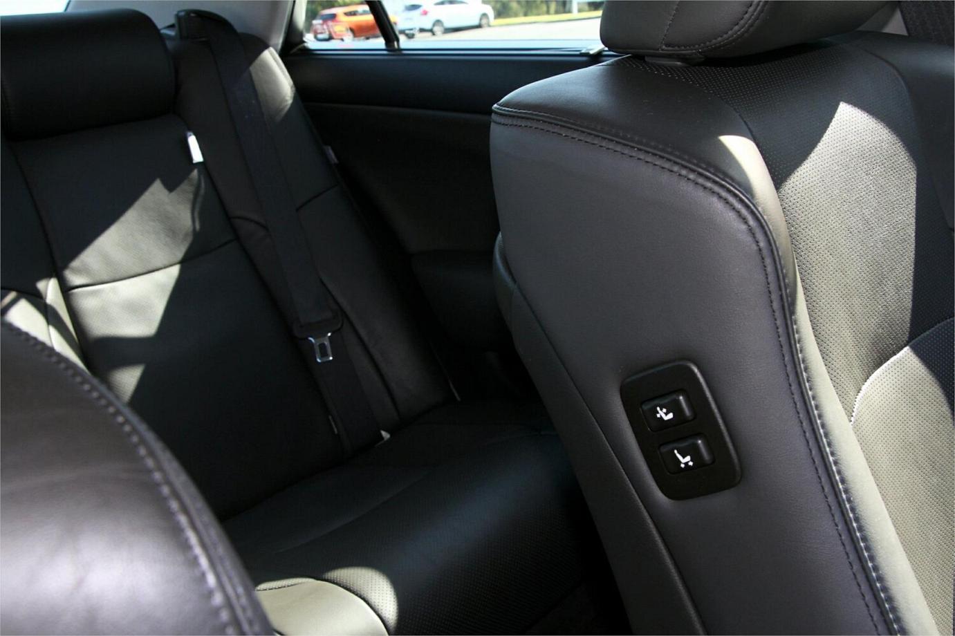 2011 Toyota Crown G (hybrid)-4