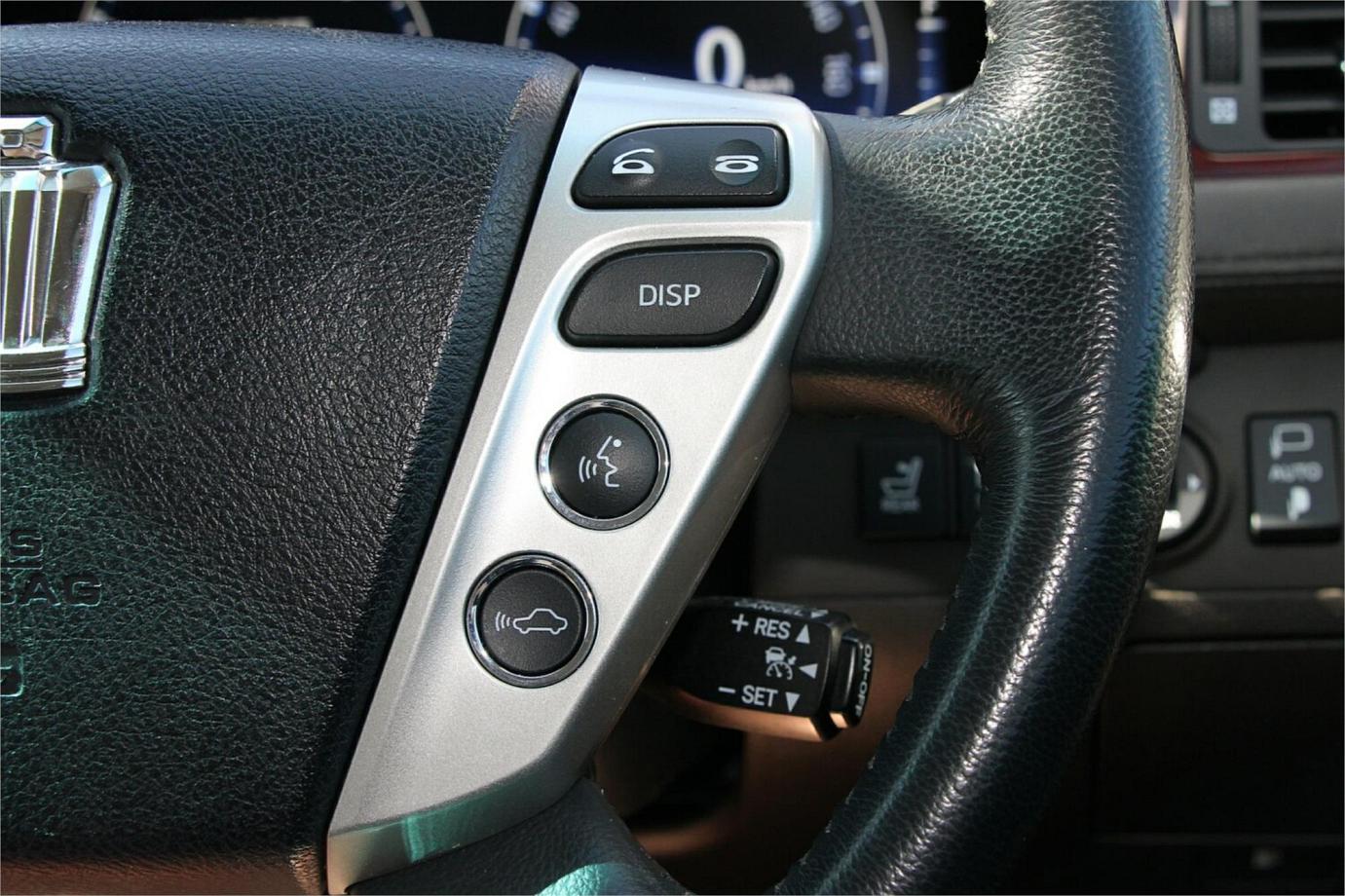 2011 Toyota Crown G (hybrid)-8